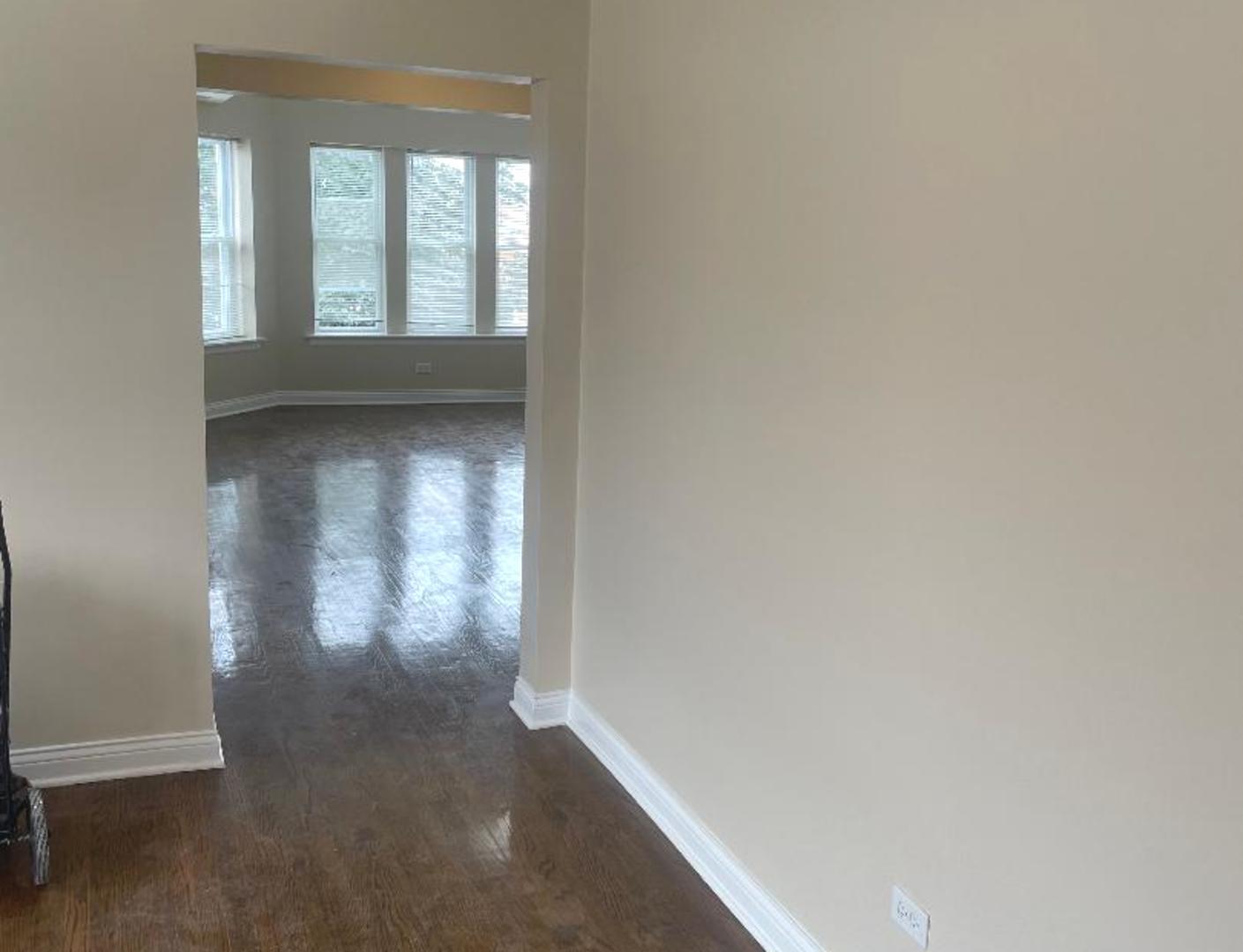 7743 S East End Avenue 2 Property Photo 8