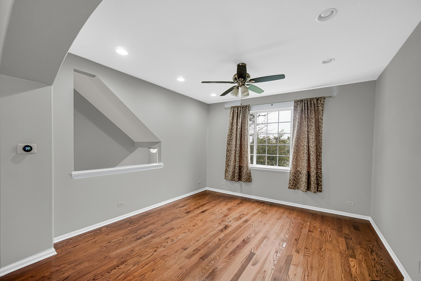 2392 Oakfield Court Property Photo 5
