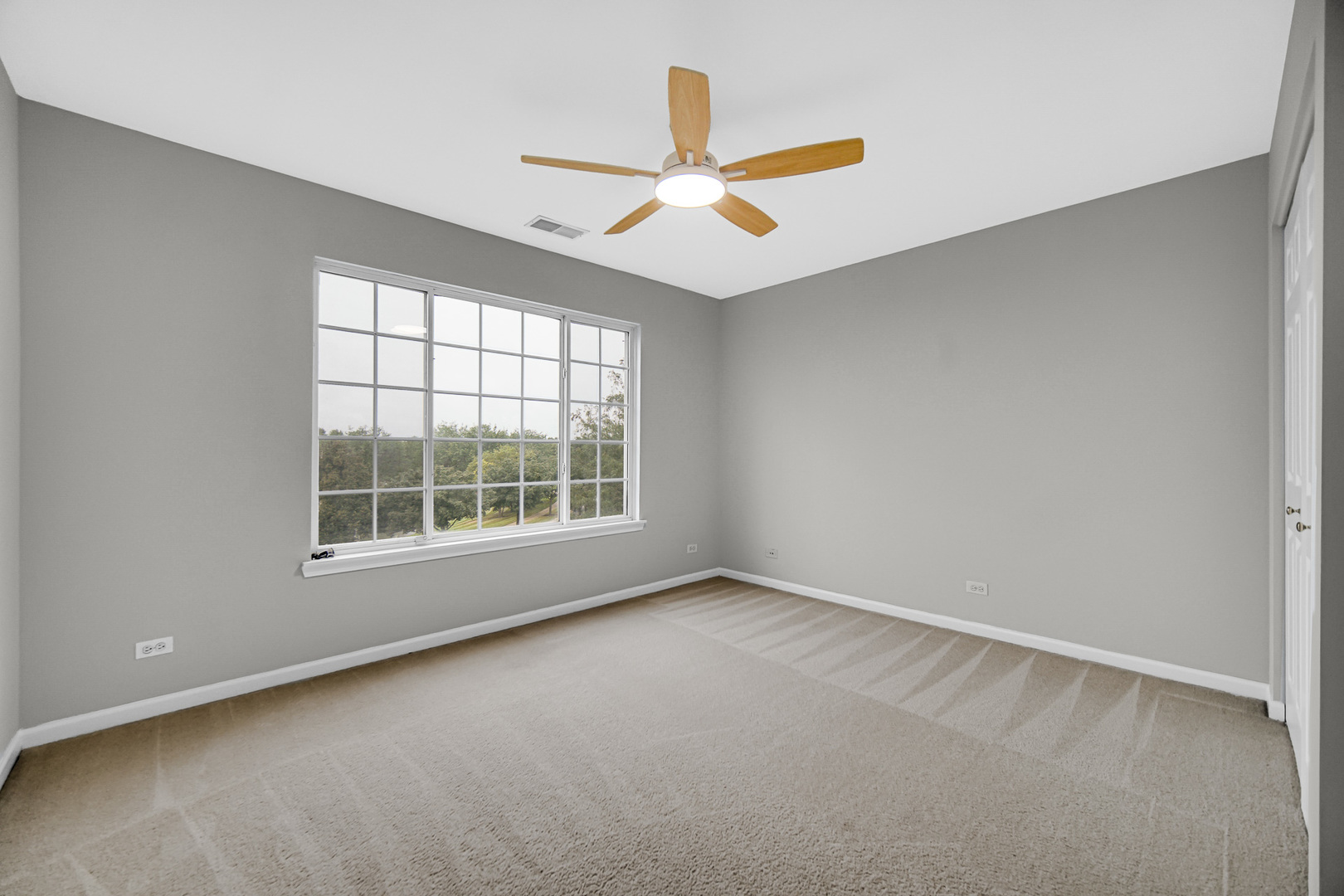 2392 Oakfield Court Property Photo 14
