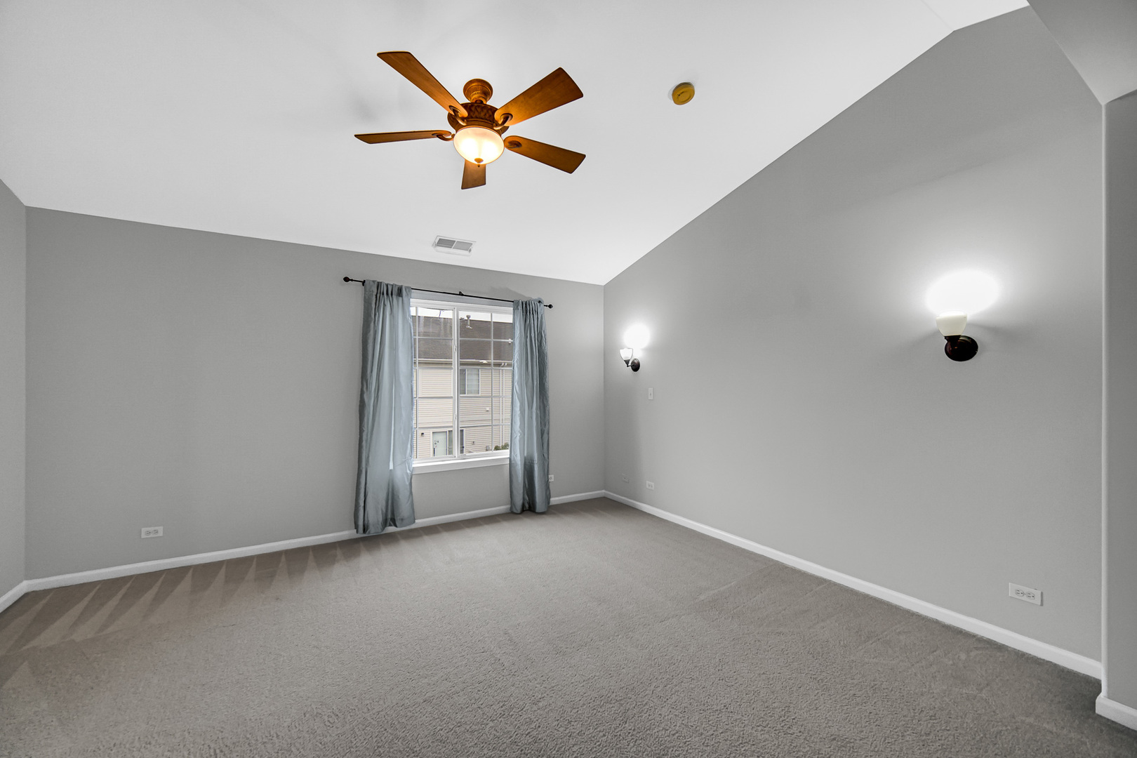 2392 Oakfield Court Property Photo 15