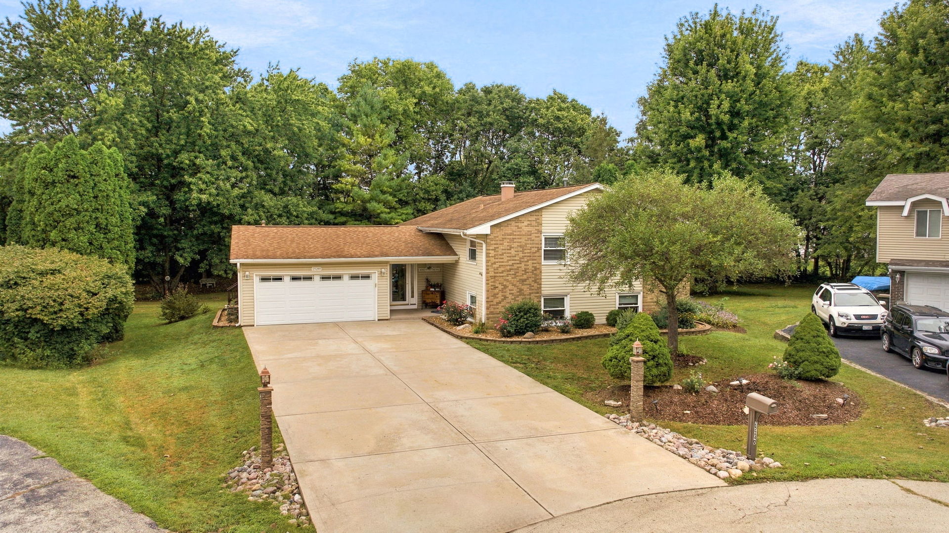 25240 W Marble Court