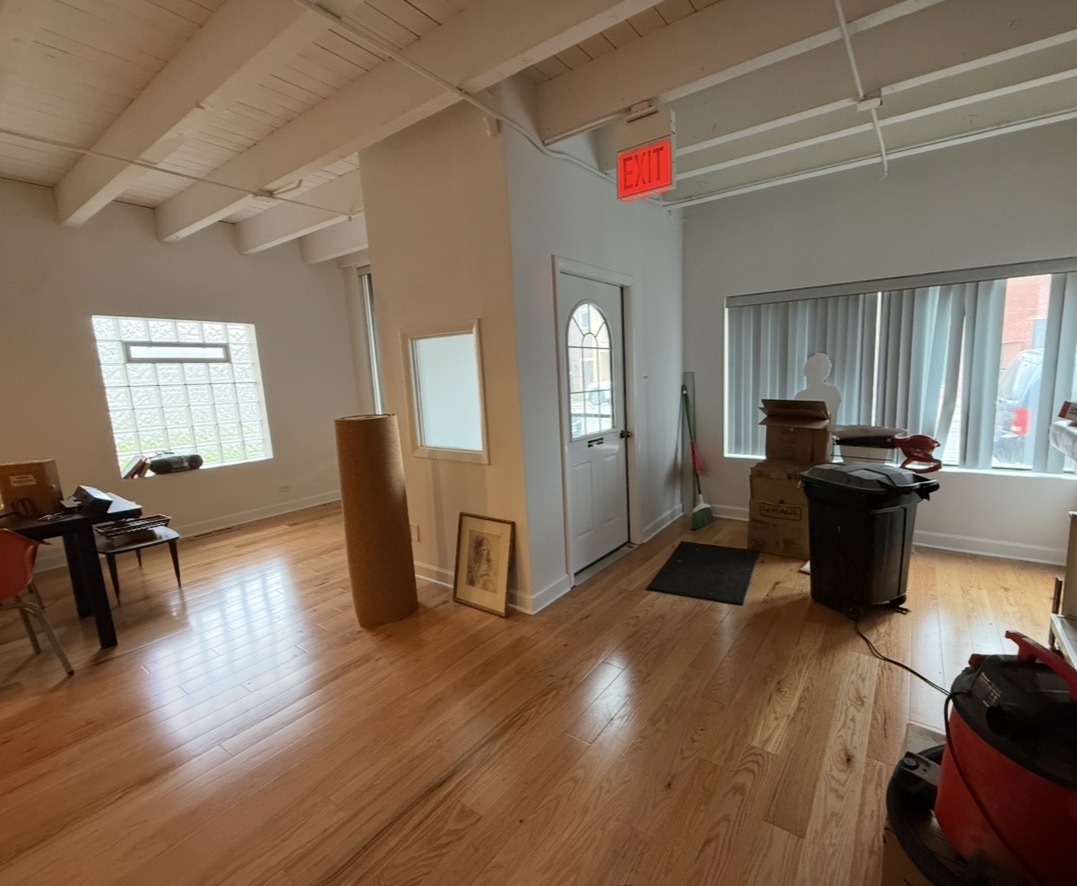 5962 N Elston Avenue Property Photo 4
