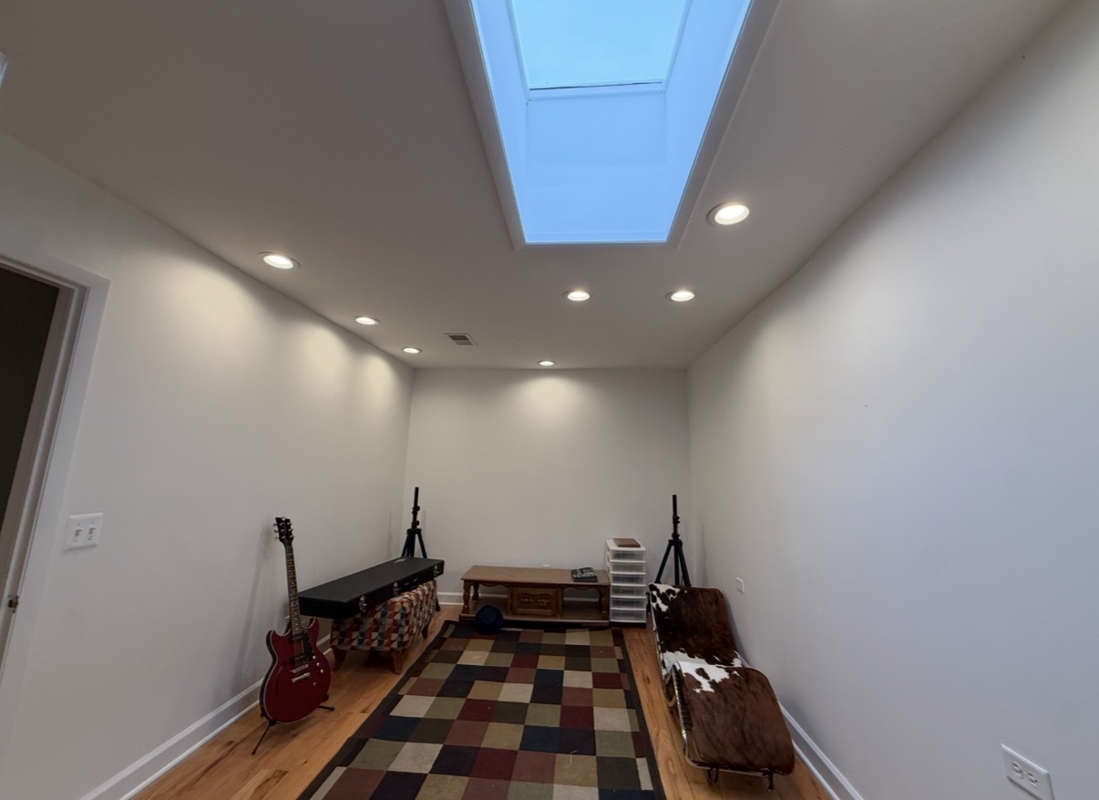 5962 N Elston Avenue Property Photo 8