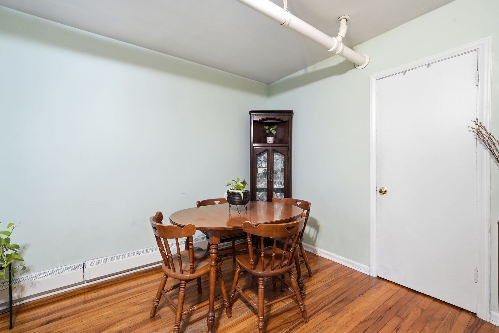 2443 W Lunt Avenue Ge Property Photo 4