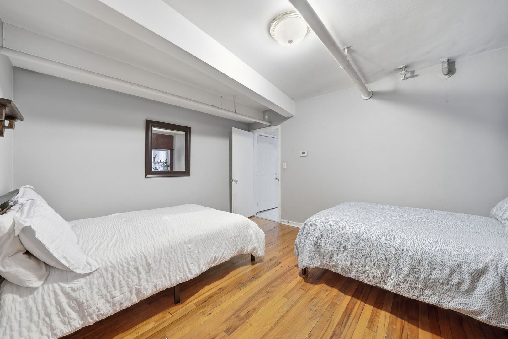 2443 W Lunt Avenue Ge Property Photo 11