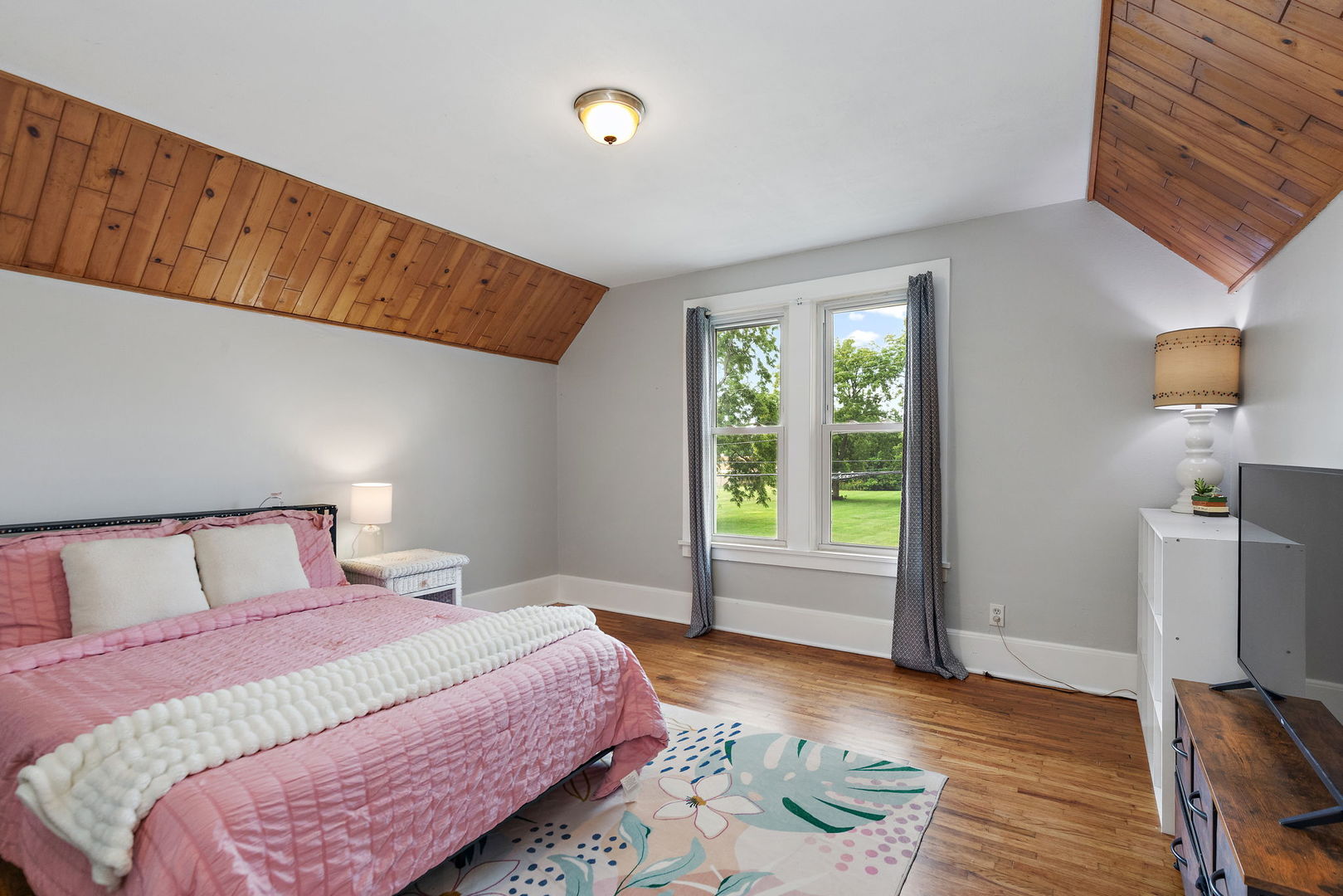 724 5th Avenue Property Photo 16