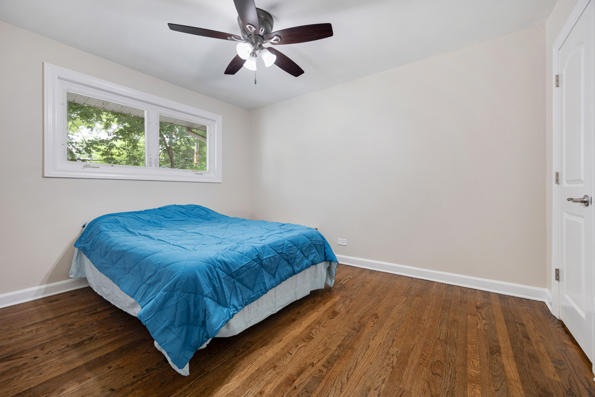 1715 W Thome Avenue Property Photo 12
