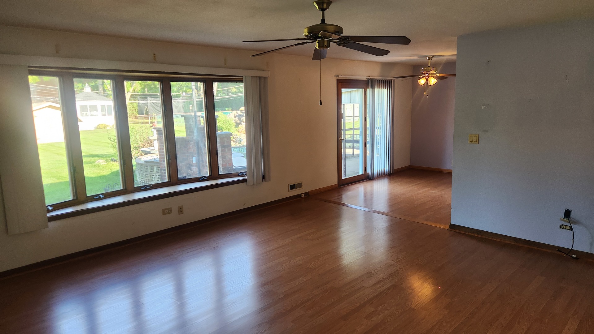 143 S Pleasant Avenue Property Photo 4