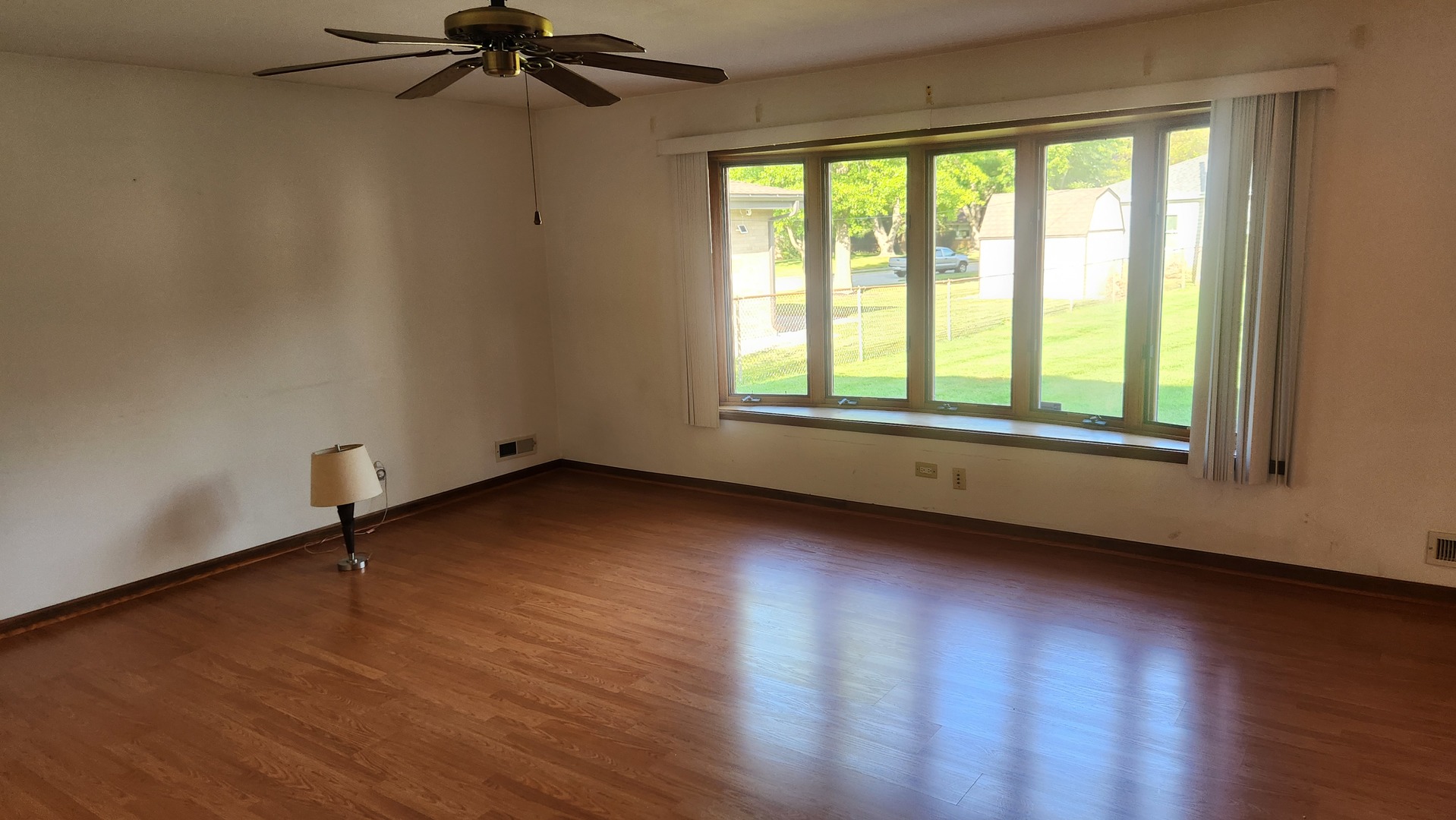 143 S Pleasant Avenue Property Photo 5