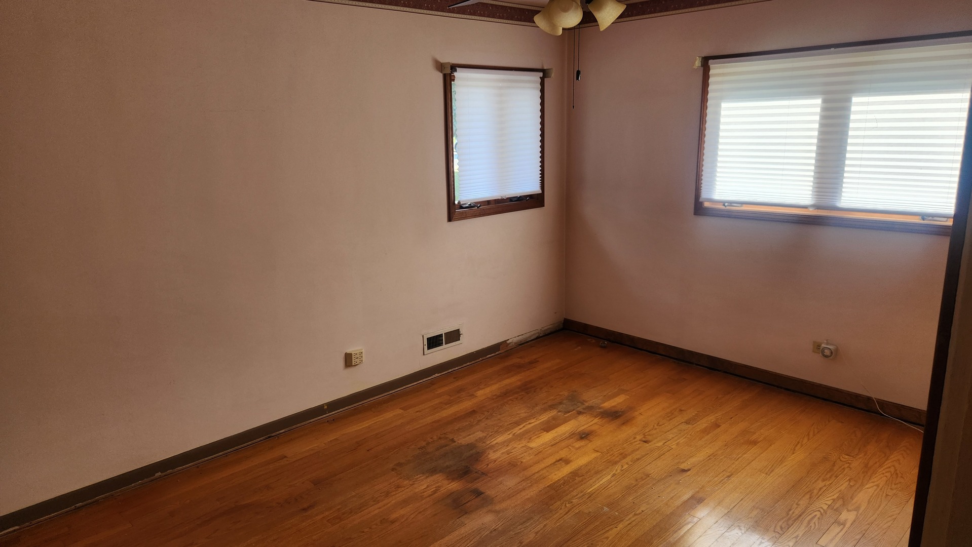 143 S Pleasant Avenue Property Photo 8