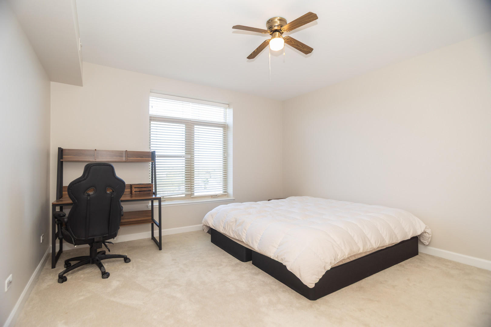 8440 Callie Avenue 606 Property Photo 15
