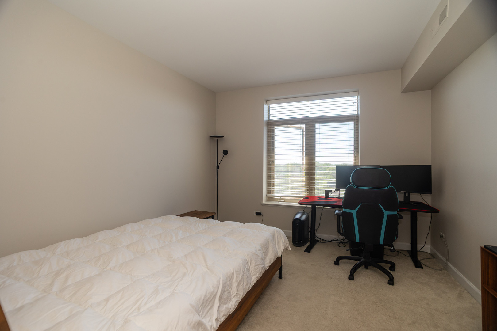 8440 Callie Avenue 606 Property Photo 16