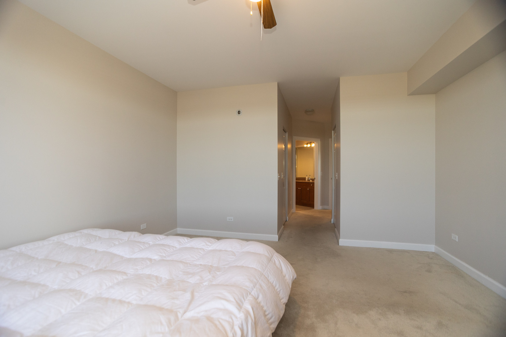 8440 Callie Avenue 606 Property Photo 17