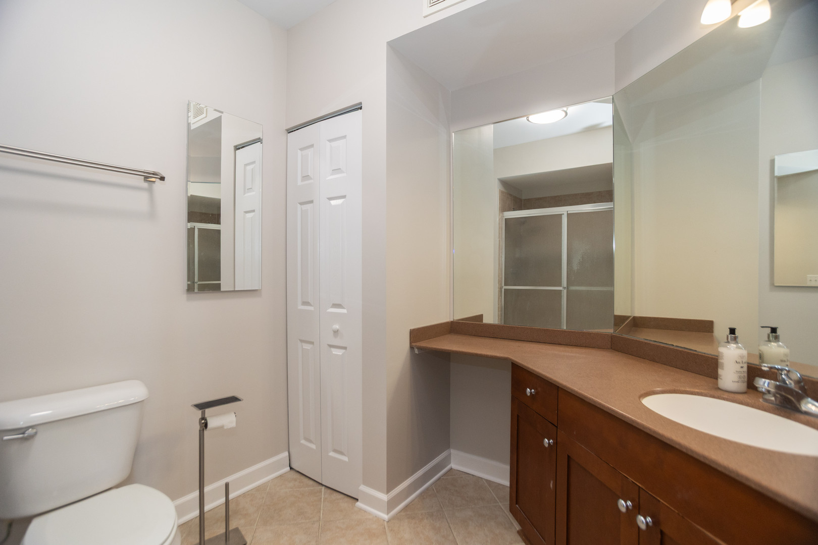 8440 Callie Avenue 606 Property Photo 19