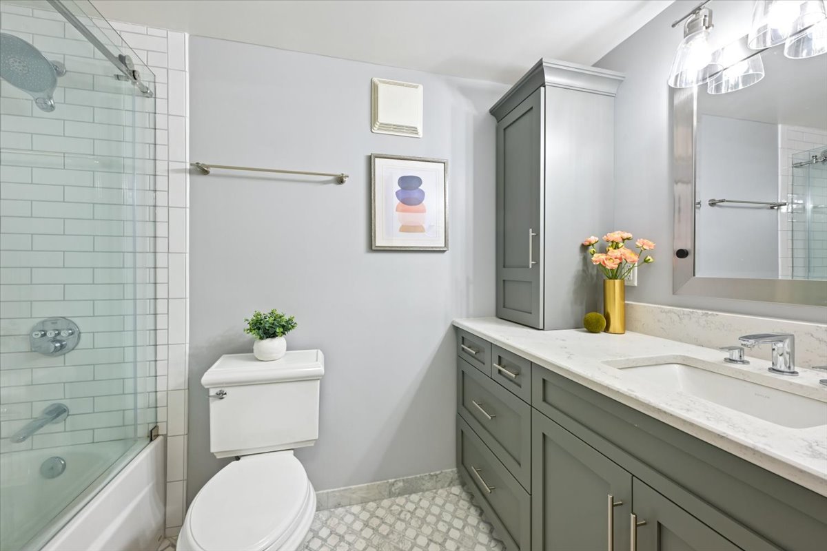 949 W Madison Street 407 Property Photo 14