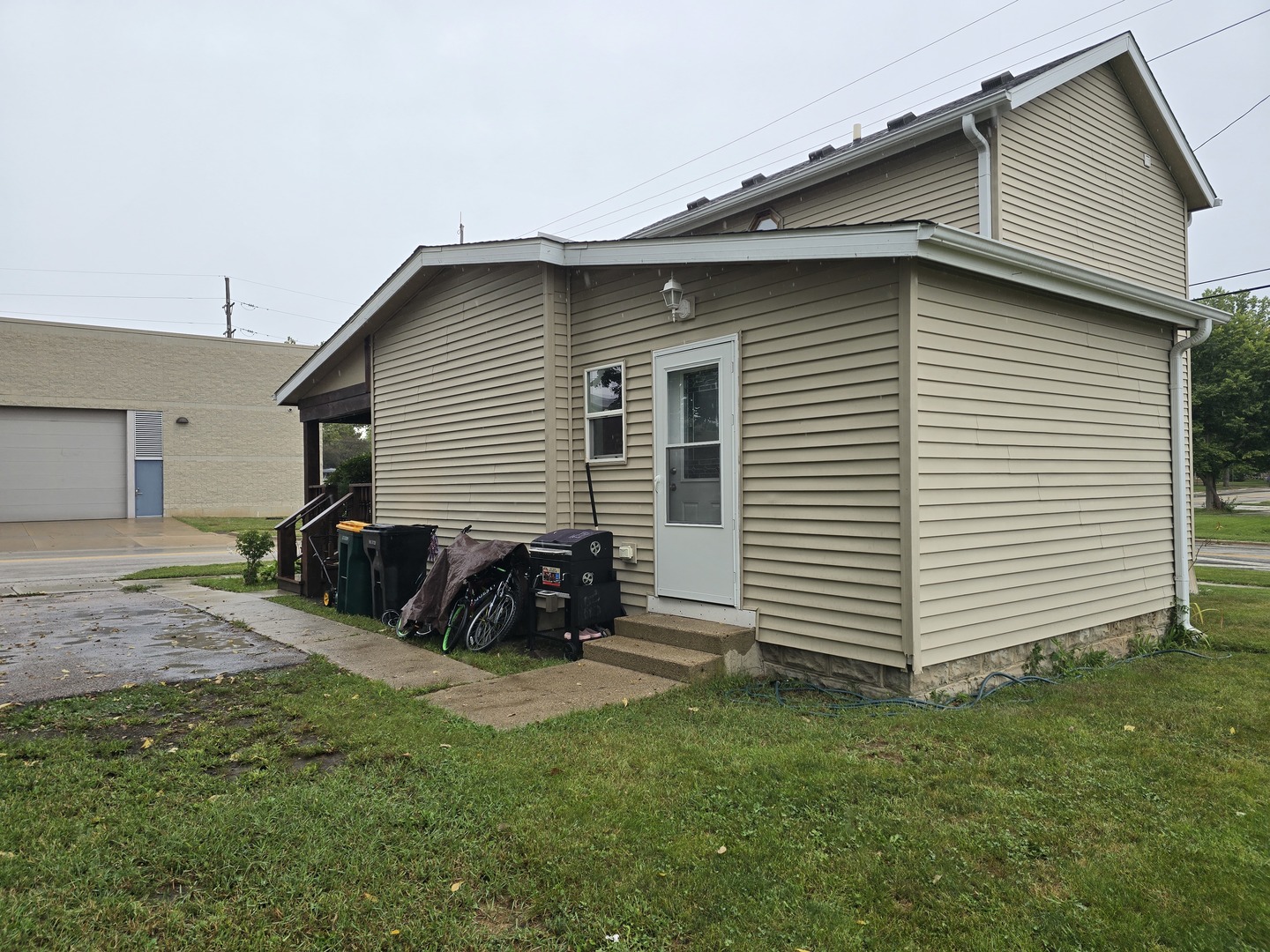 112 E Main Street Property Photo 4