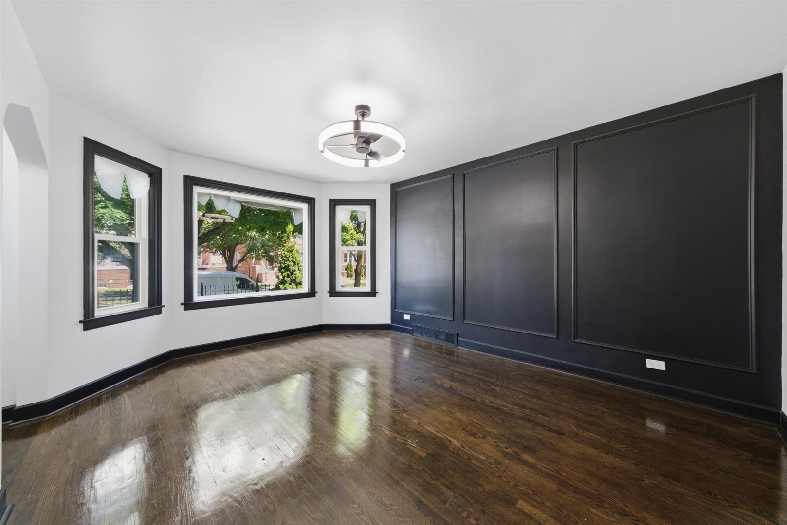 6604 S Rockwell Street Property Photo 5