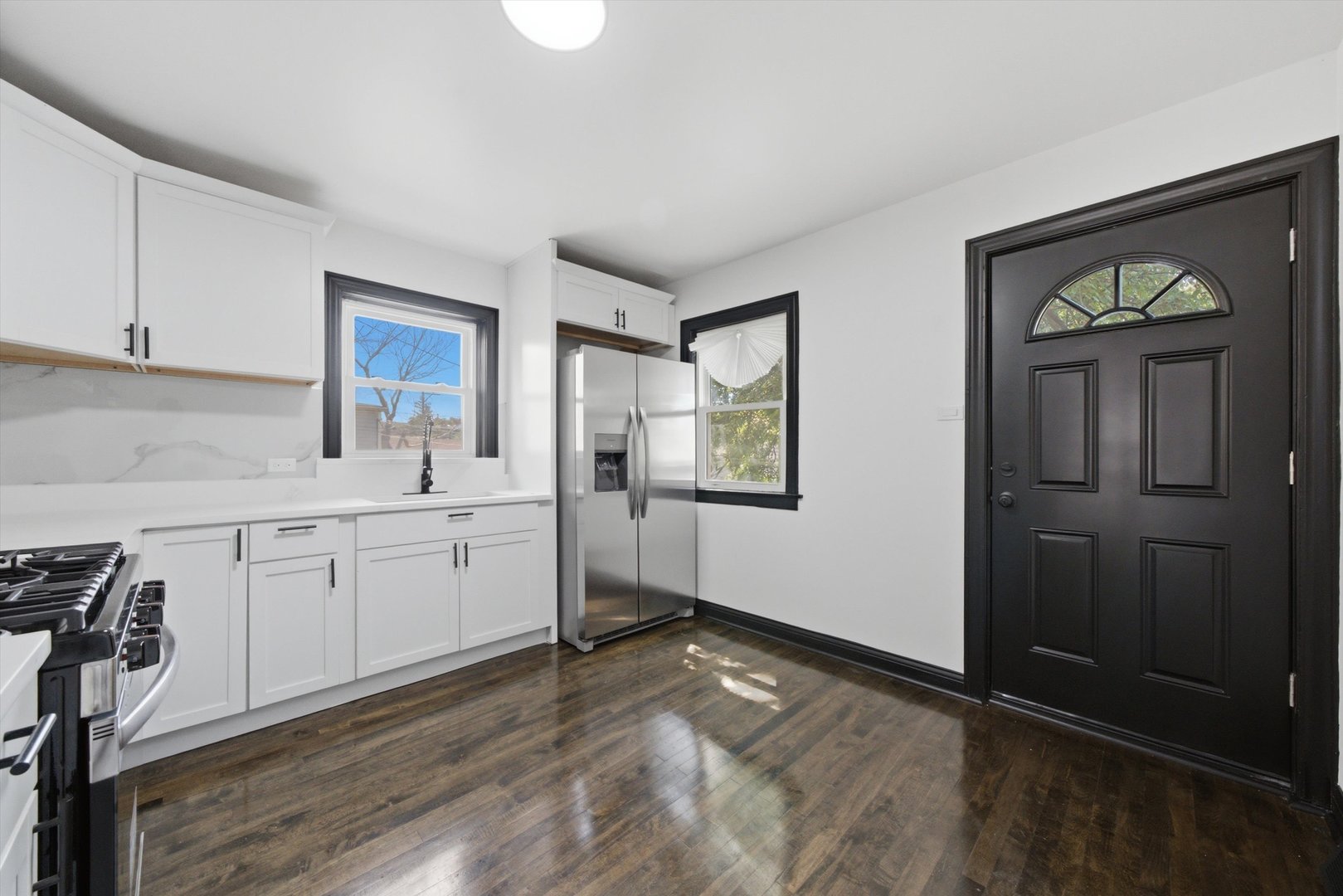 6604 S Rockwell Street Property Photo 9