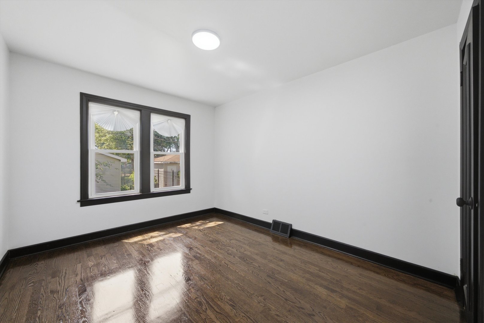 6604 S Rockwell Street Property Photo 15
