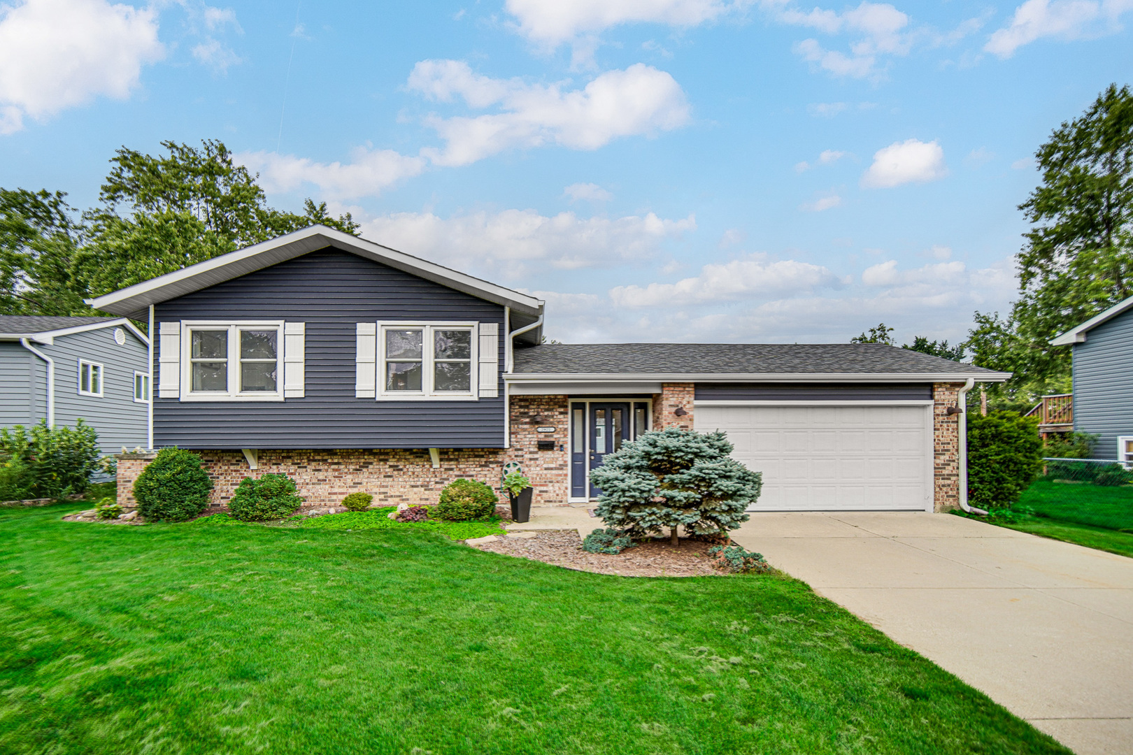 2921 Brentwood Court Property Photo 1