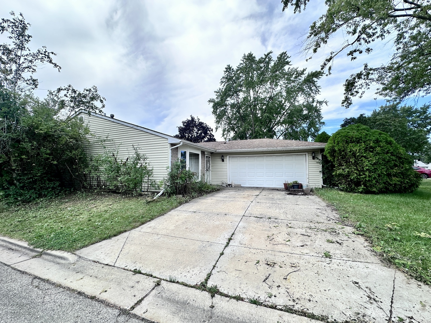 87 Highbury Drive Property Photo 1