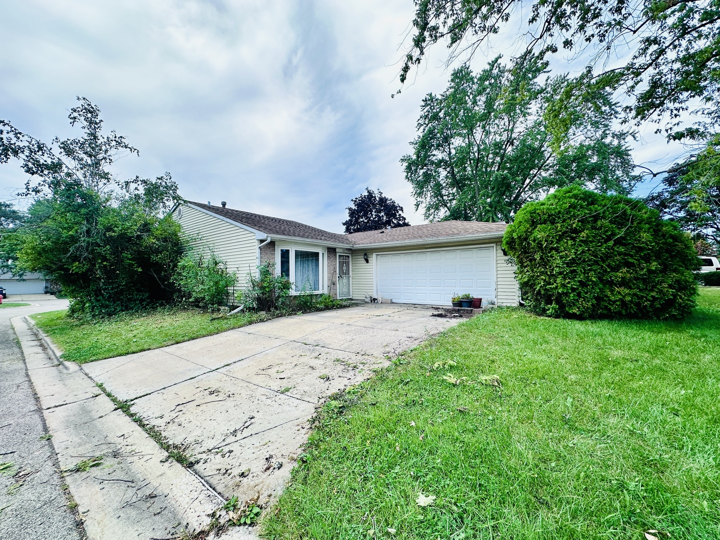 87 Highbury Drive Property Photo 2