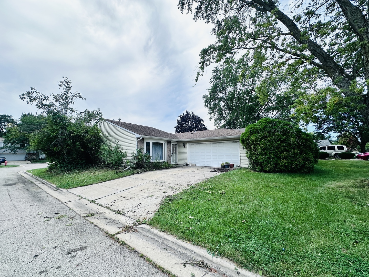87 Highbury Drive Property Photo 3