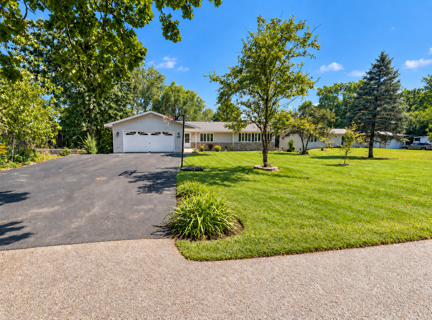 3118 Edgewood Drive Property Photo 1
