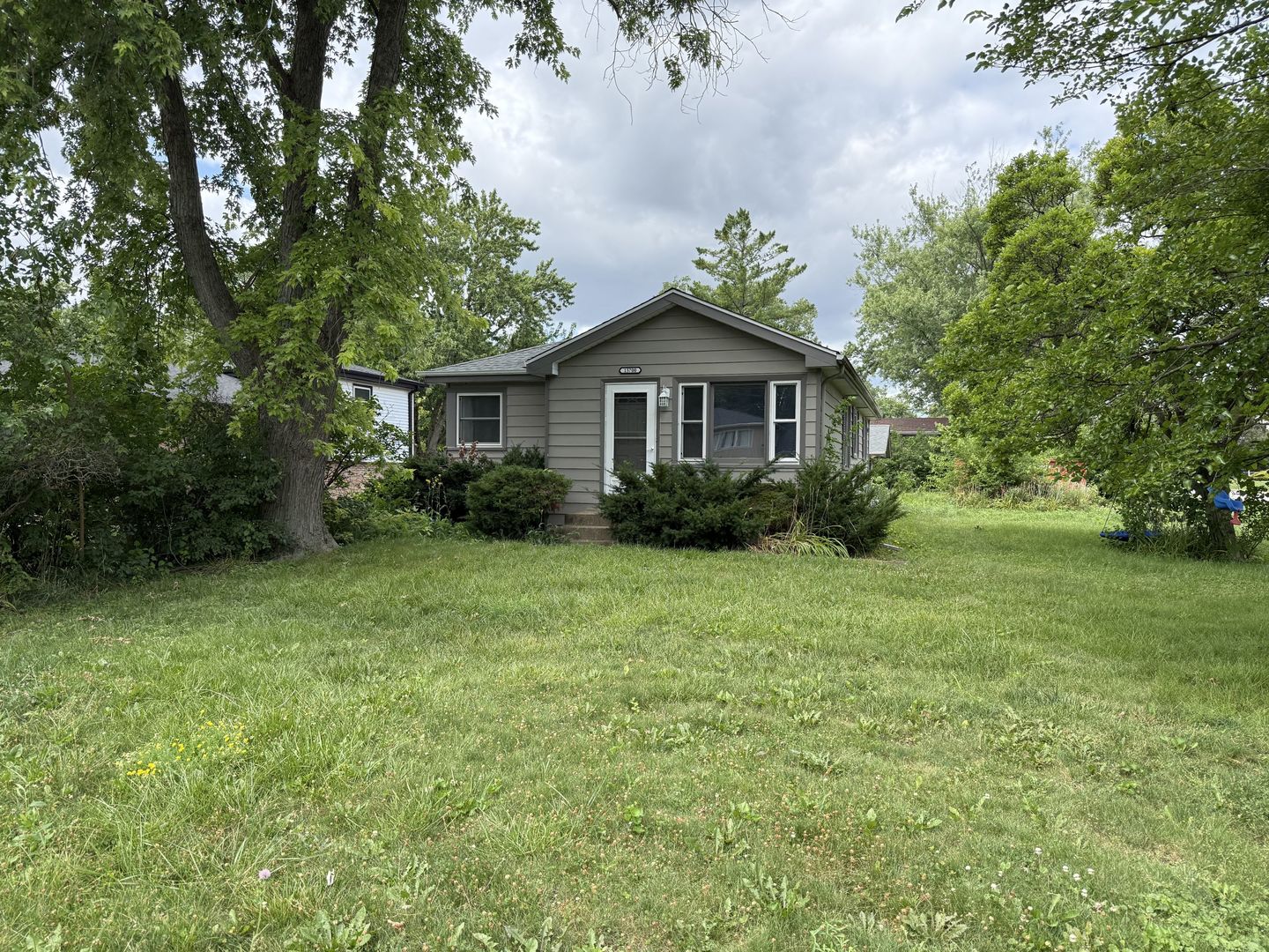 15700 Leclaire Avenue Property Photo 2