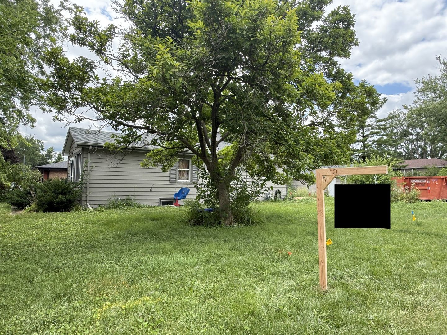 15700 Leclaire Avenue Property Photo 3