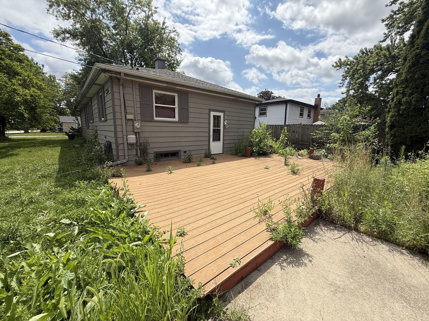 15700 Leclaire Avenue Property Photo 4