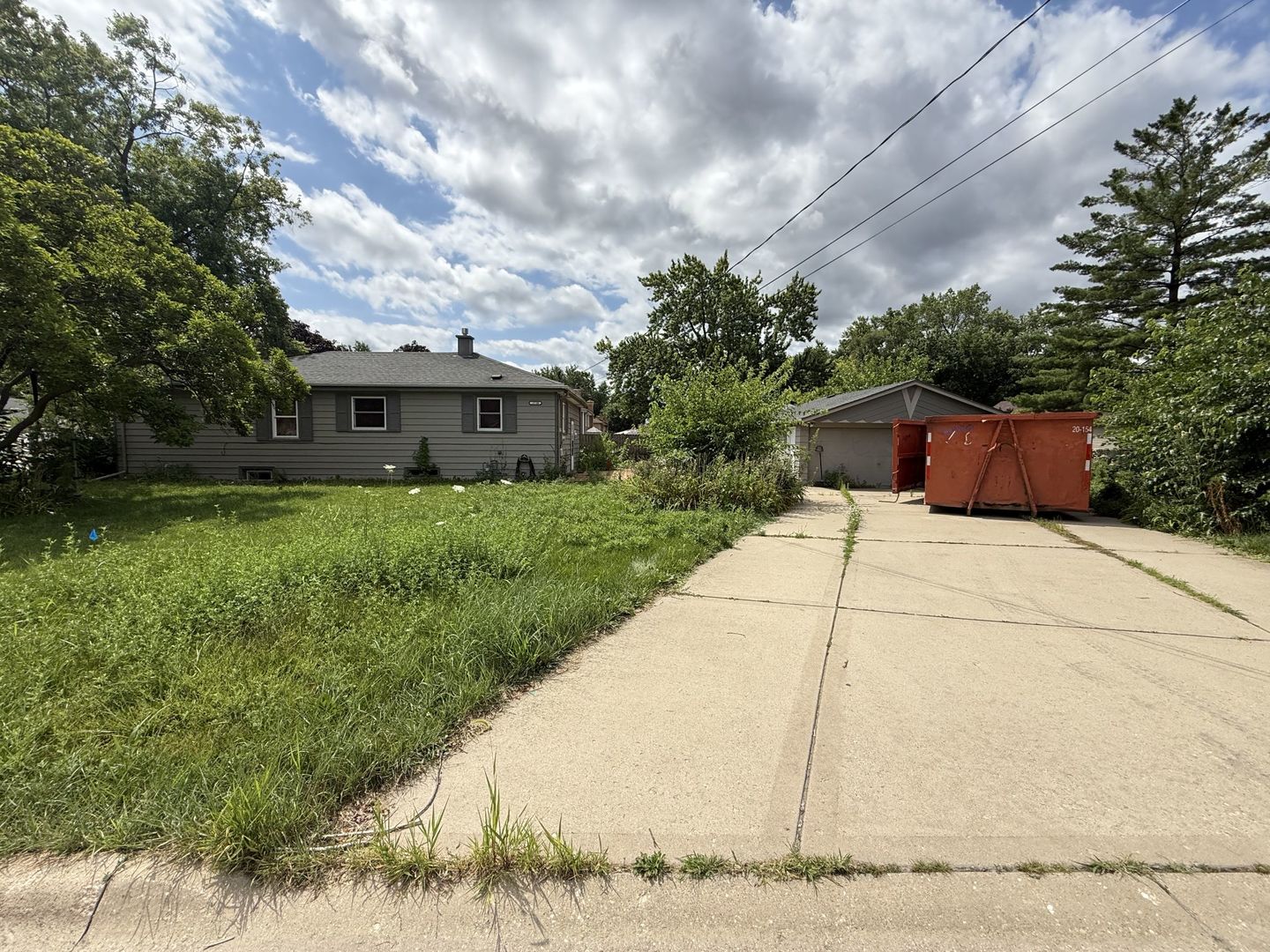 15700 Leclaire Avenue Property Photo 5