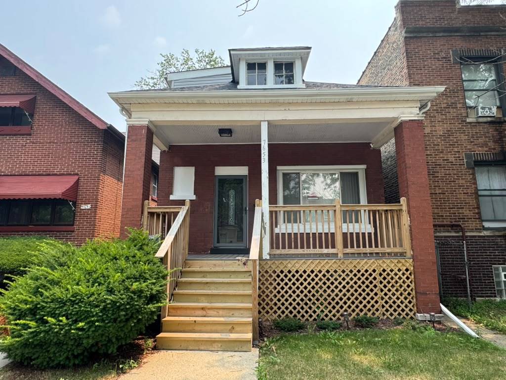7653 S Saint Lawrence Avenue Property Photo 1