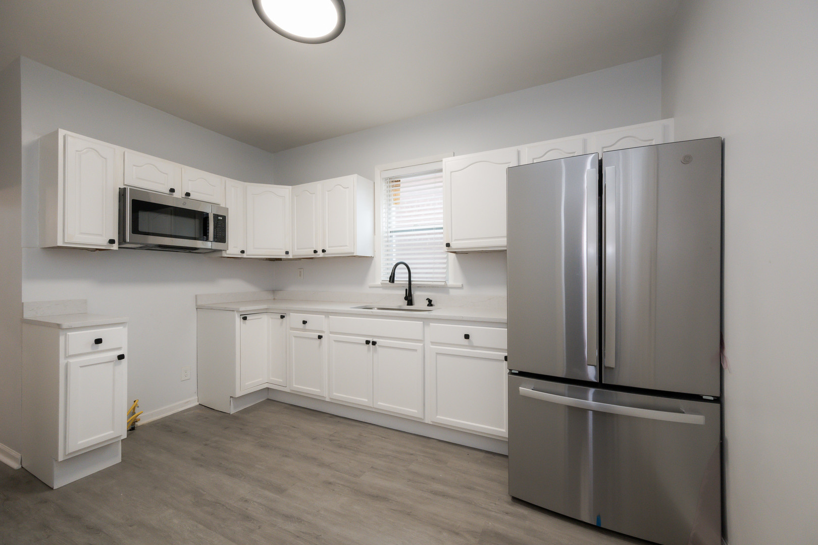 7653 S Saint Lawrence Avenue Property Photo 8
