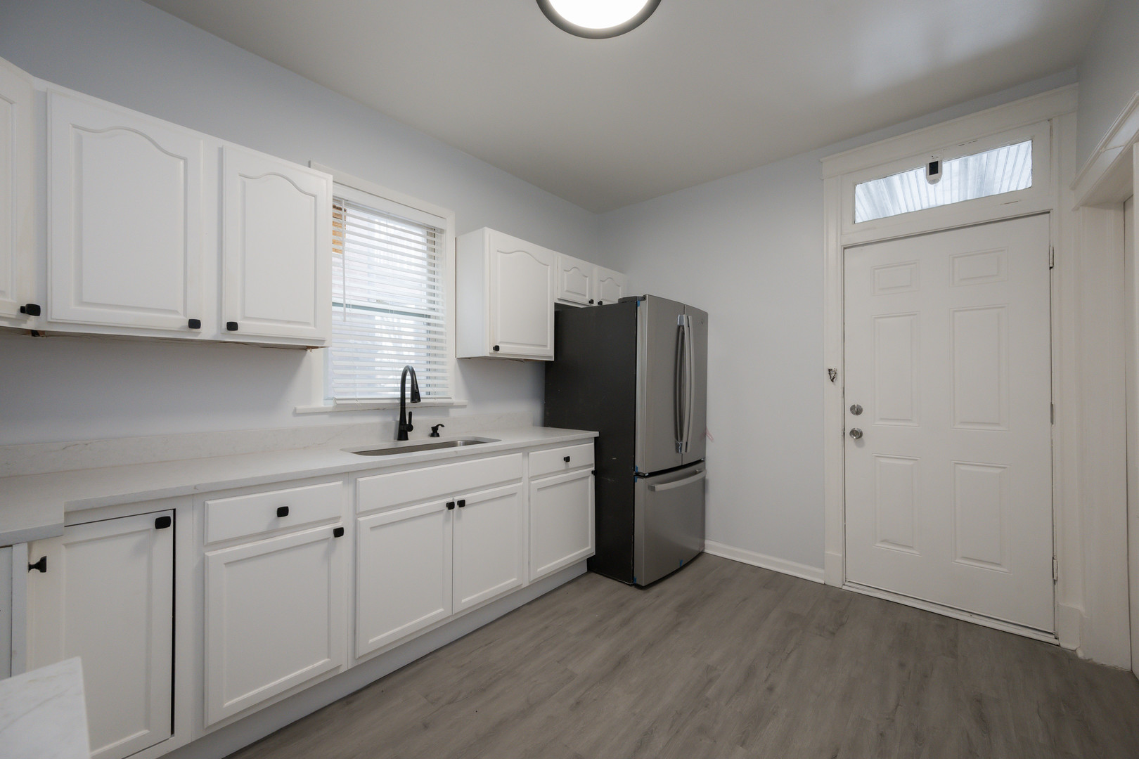 7653 S Saint Lawrence Avenue Property Photo 9