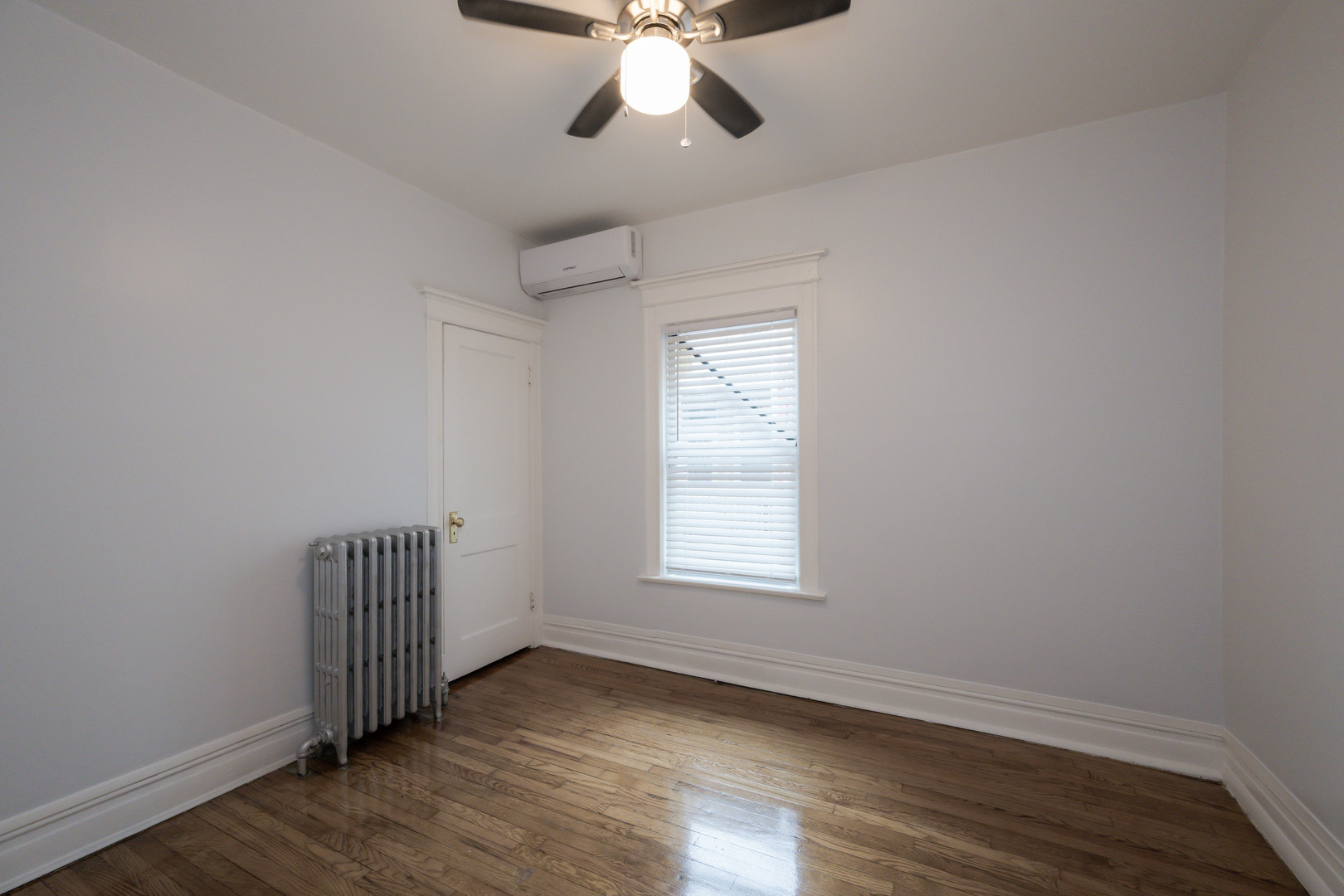 7653 S Saint Lawrence Avenue Property Photo 10
