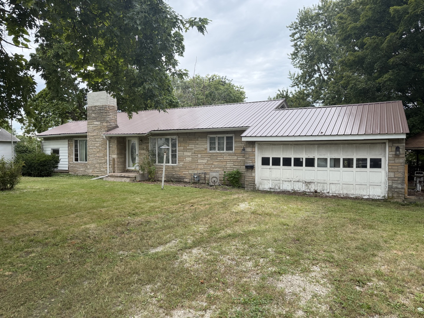 112 N Maple Street Property Photo 1