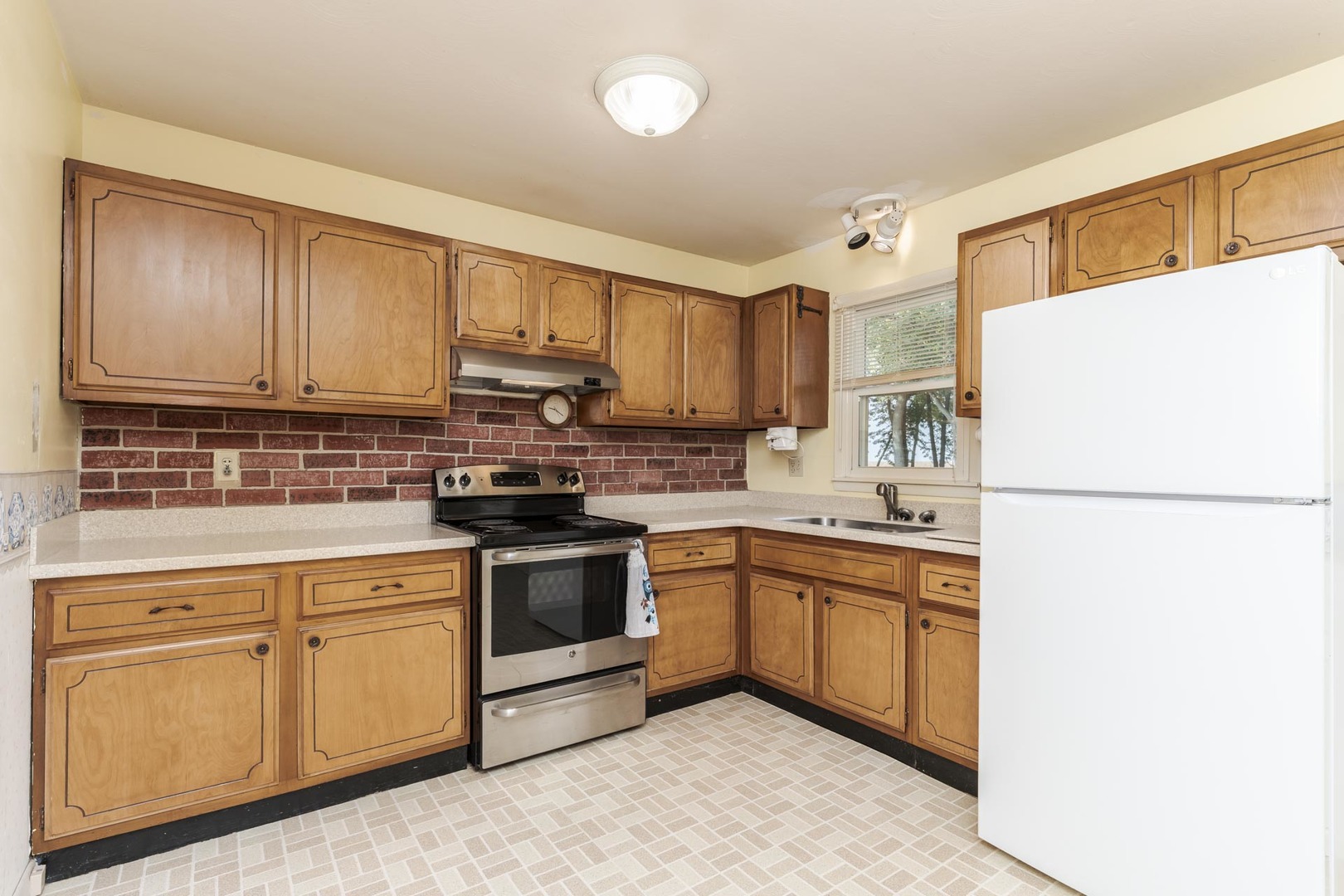 14235 N 1775 East Road Property Photo 8
