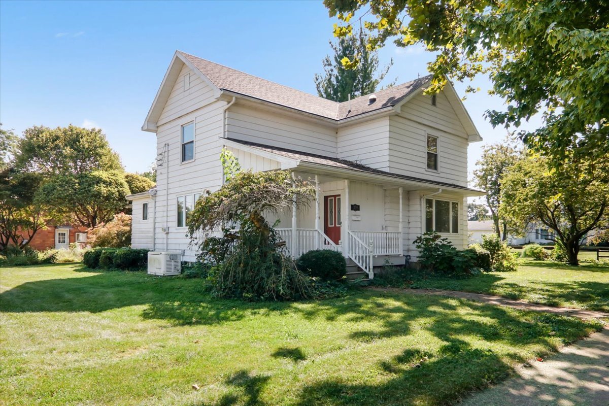 300 S Jackson Street Property Photo 1