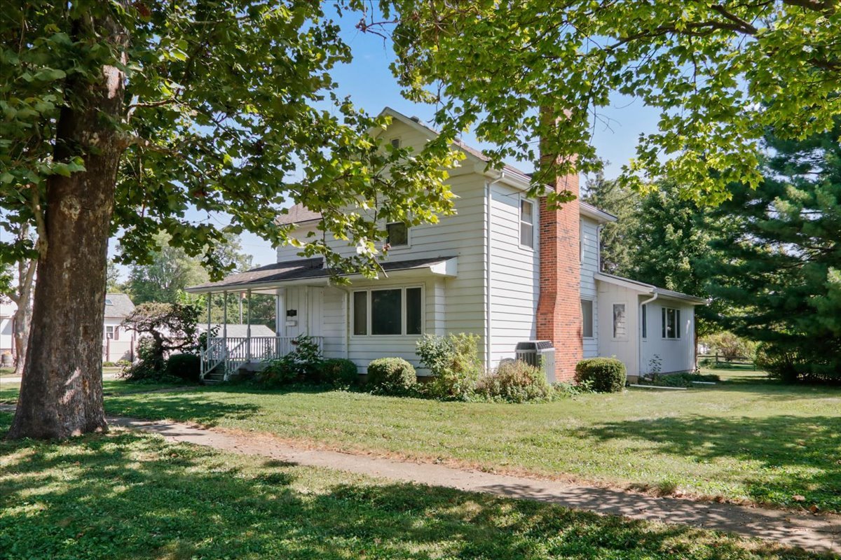 300 S Jackson Street Property Photo 3