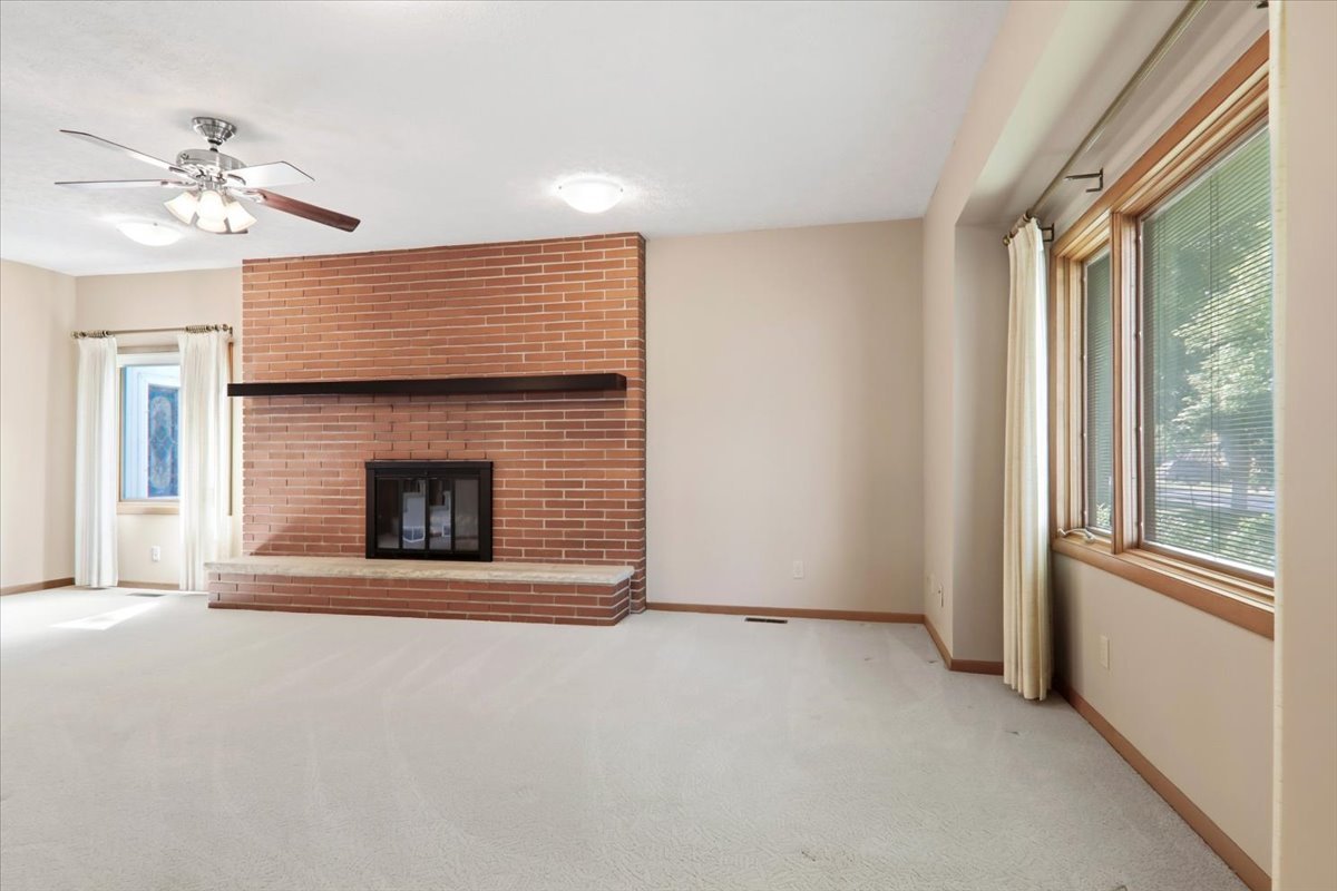 300 S Jackson Street Property Photo 14