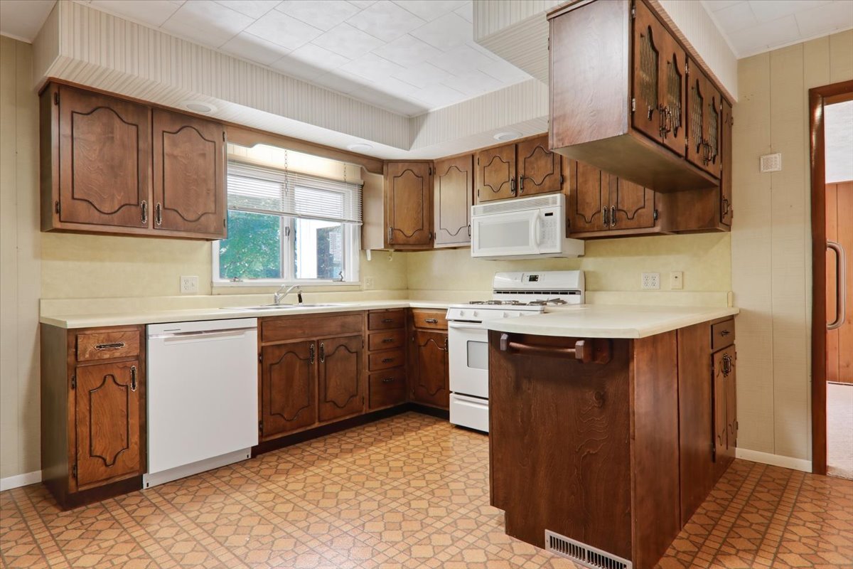 300 S Jackson Street Property Photo 16