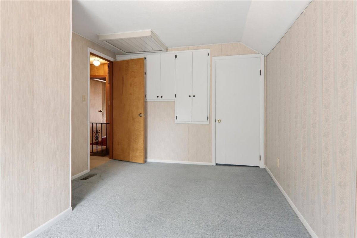 300 S Jackson Street Property Photo 28
