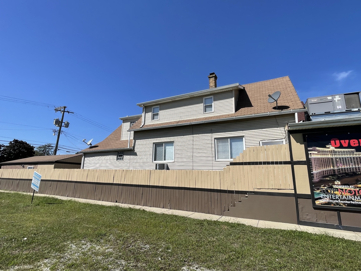 714 Broadway Avenue Rear Property Photo 1