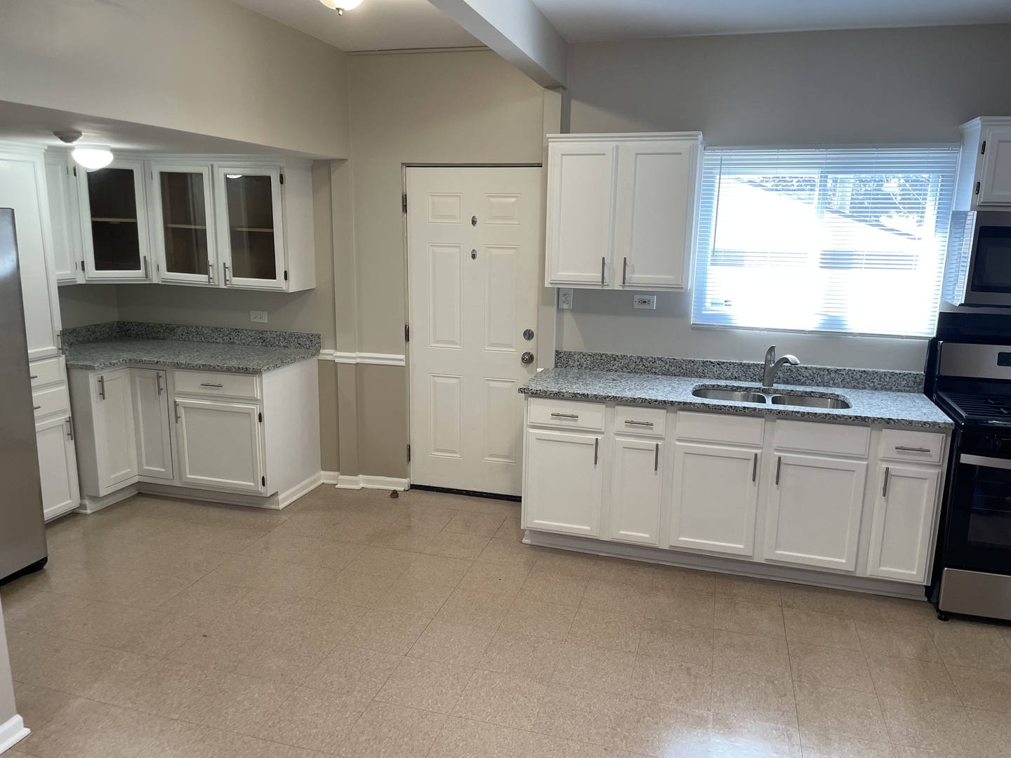 714 Broadway Avenue Rear Property Photo 3