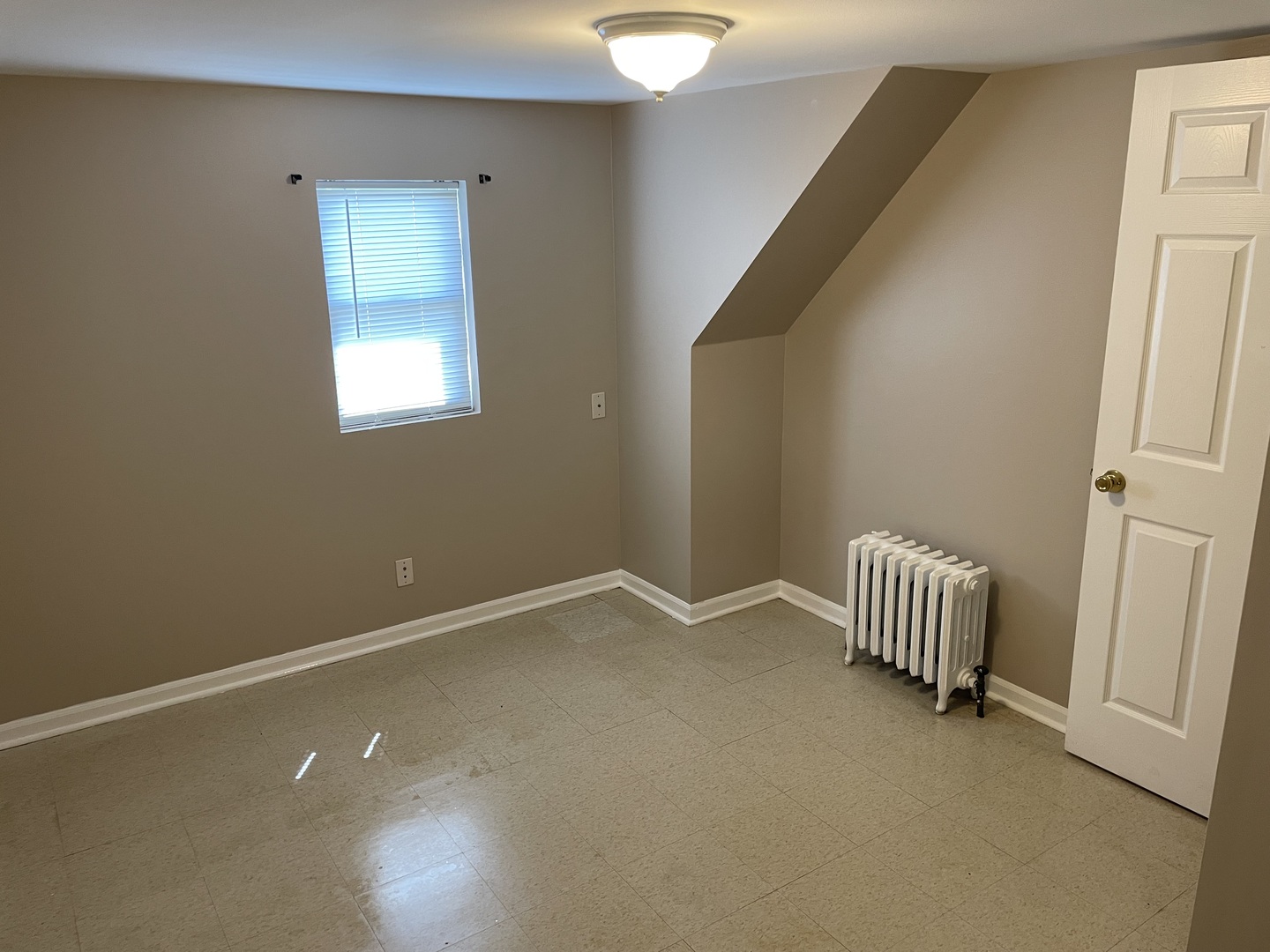 714 Broadway Avenue Rear Property Photo 9