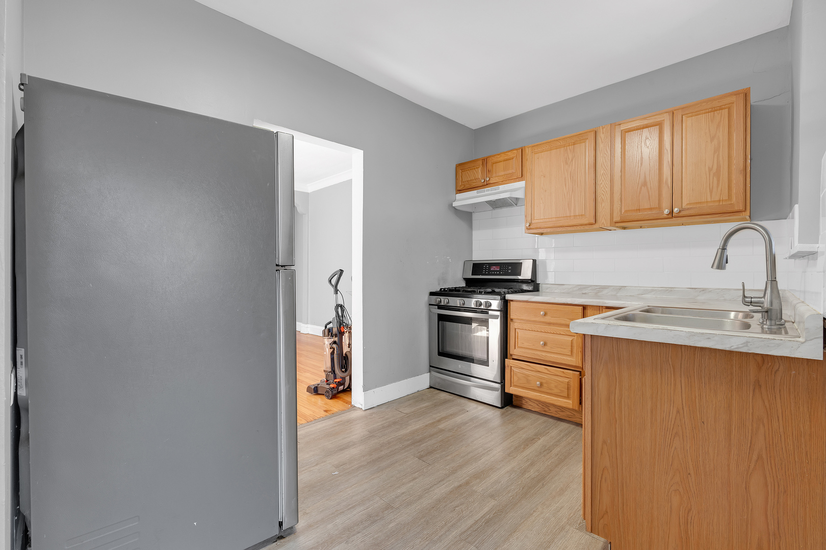 6215 N Washtenaw Avenue 2 Property Photo 6