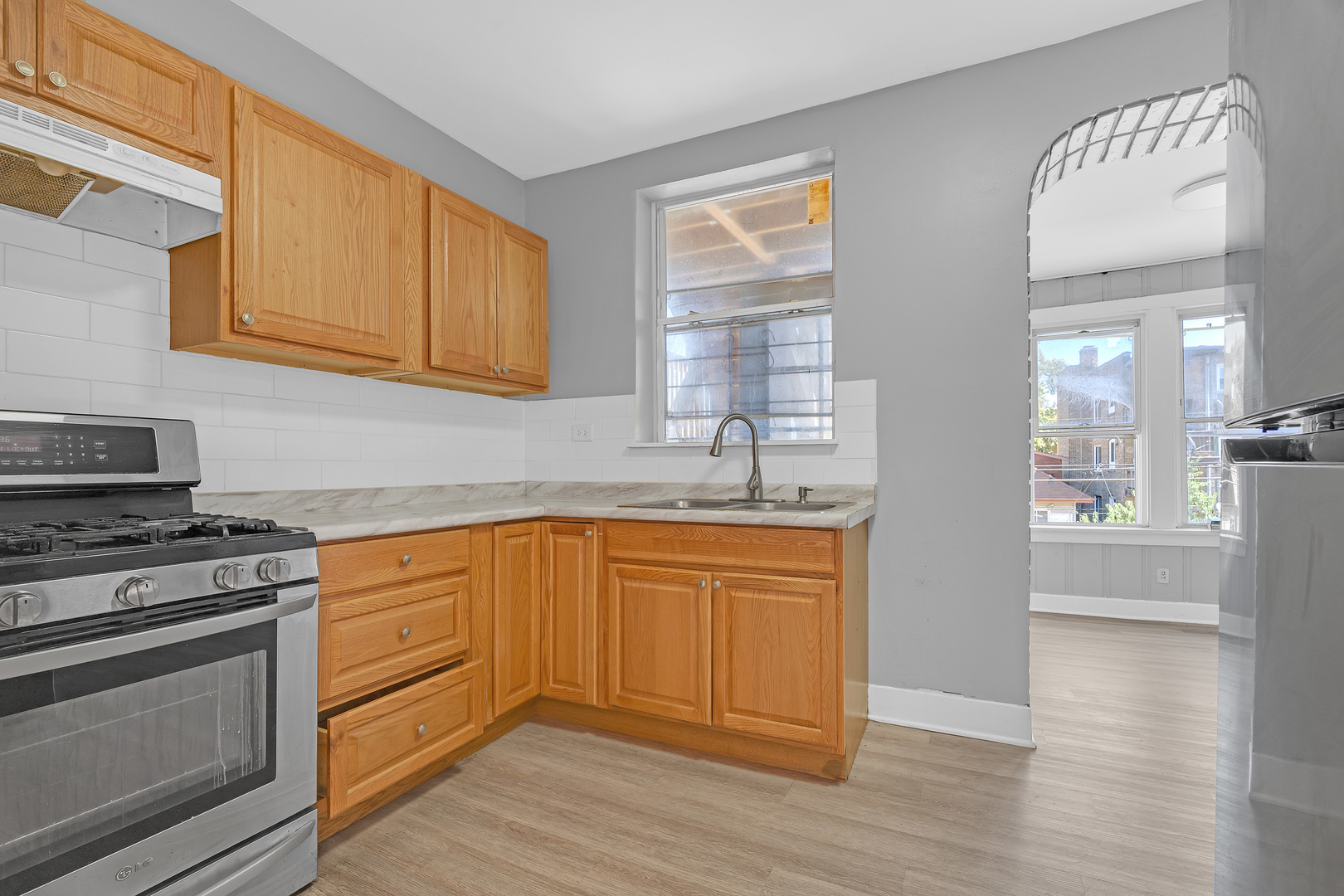6215 N Washtenaw Avenue 2 Property Photo 7