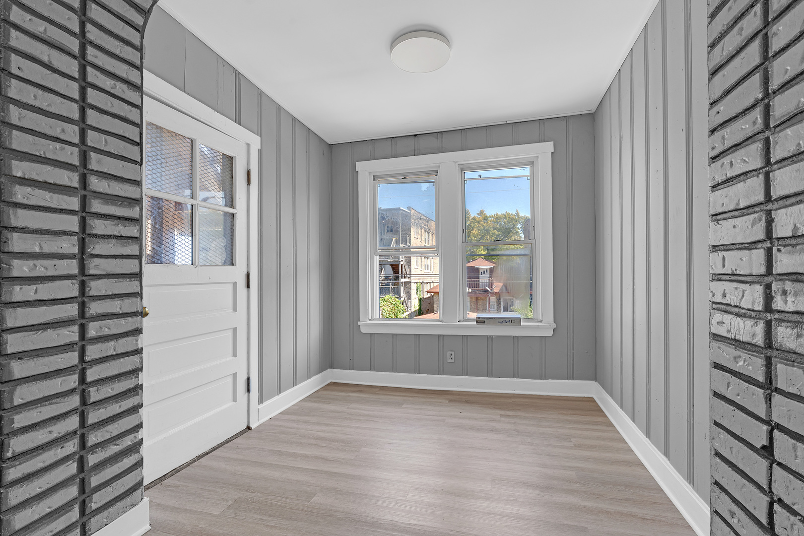 6215 N Washtenaw Avenue 2 Property Photo 9