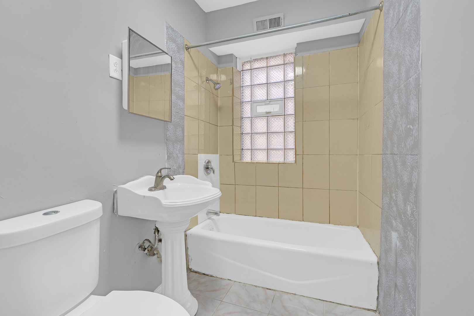 6215 N Washtenaw Avenue 2 Property Photo 10